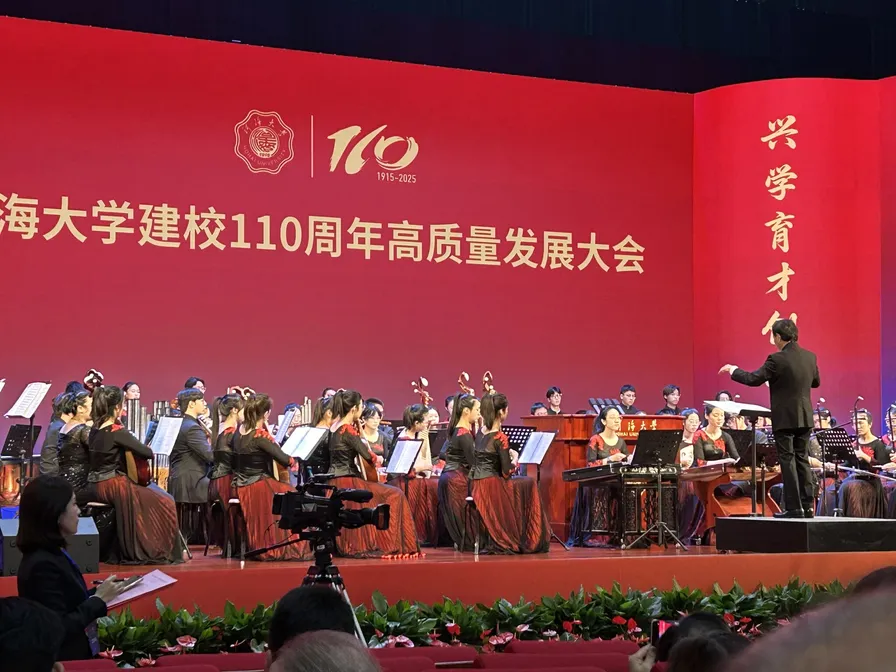 Talk by Luciano Casanova about SPH modelling for microrobots